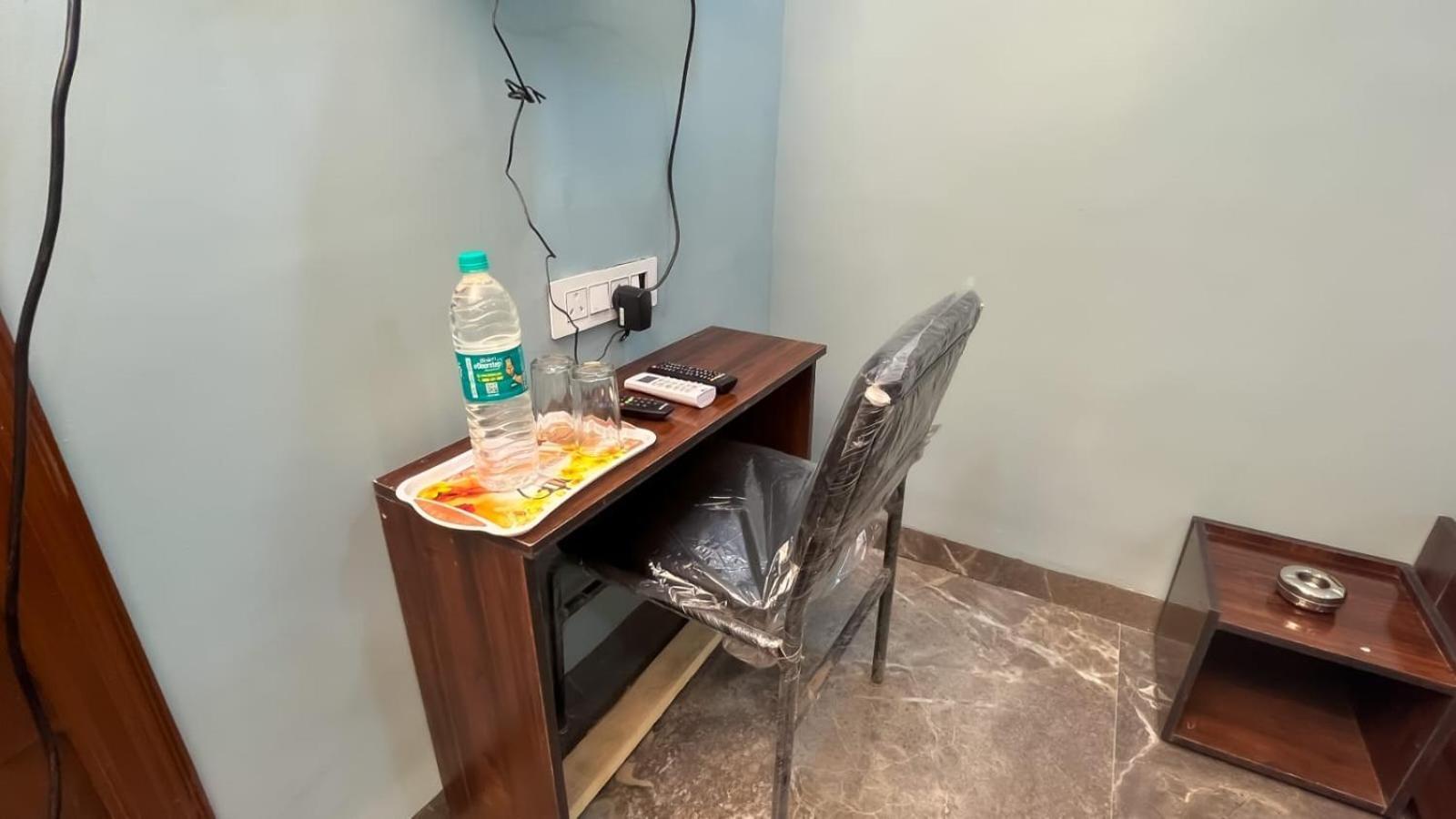 Hotel Abhinandan Indore Bagian luar foto